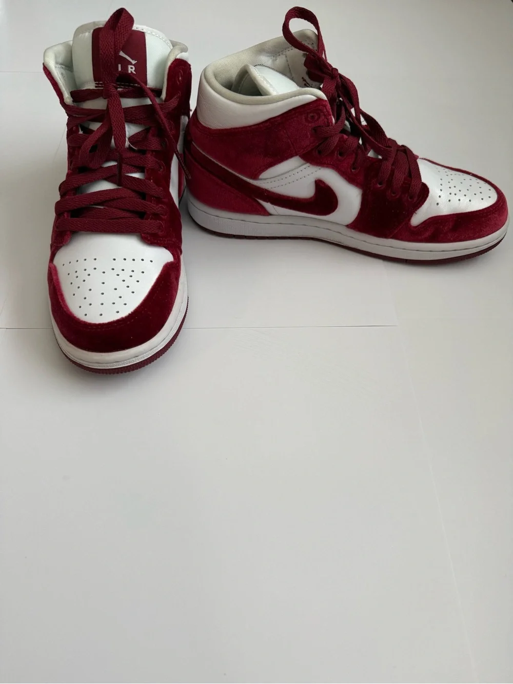 Nike Air Jordan 1 Mid SE Velvet Women’s Size 6.5